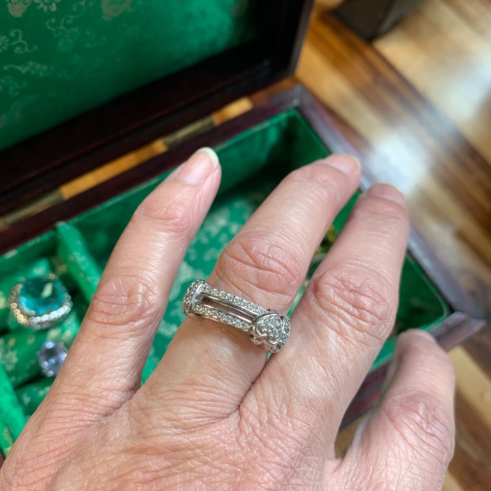 Elegant Silver Ring with Clear Stones.Size 6